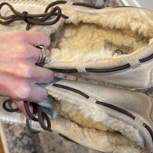 Women's Dakota slippers from UGG® - women’s size 10 - Picture 5 of 6